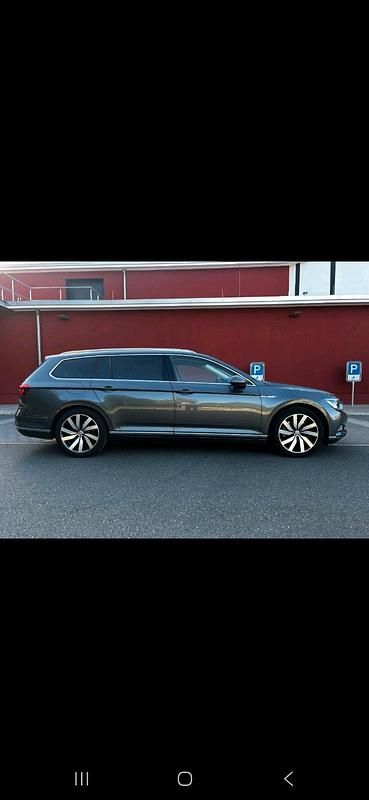 Gebraucht VW Passat 239 PS (175 kW) 2015 Grau Kombi