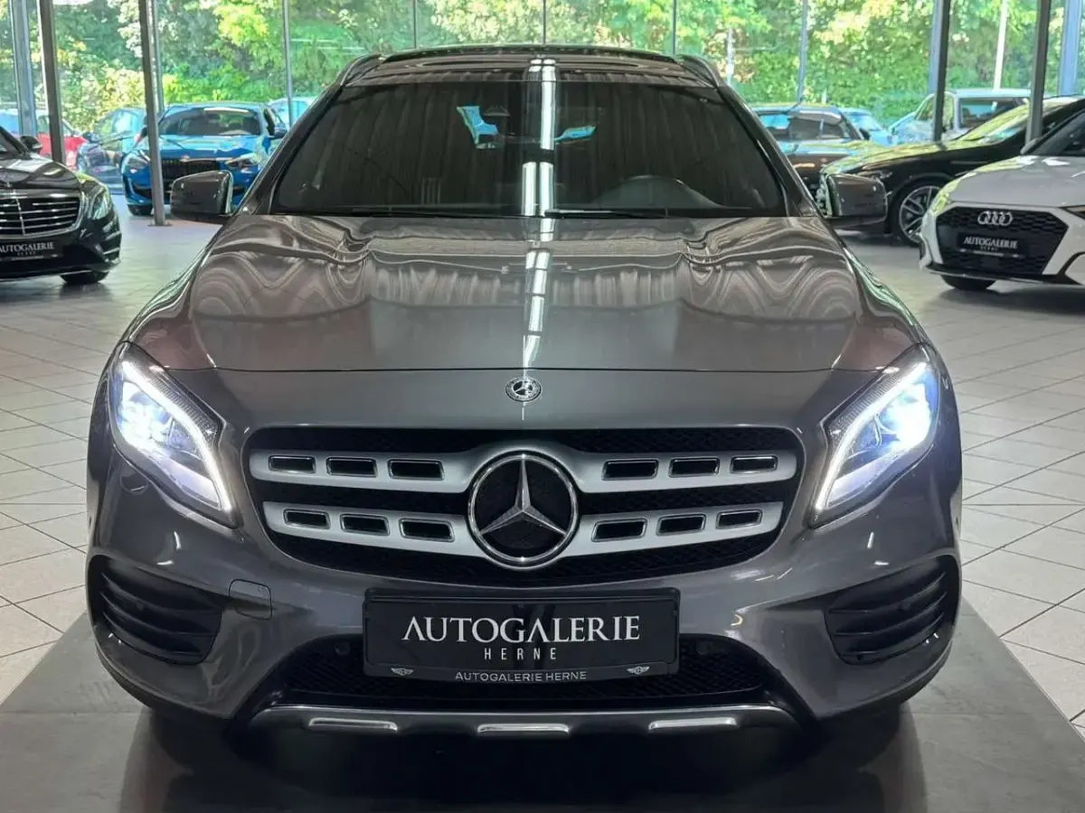 Gebraucht Mercedes GLA220 AMG line 177 PS (130 kW) 2018 Grau SUV