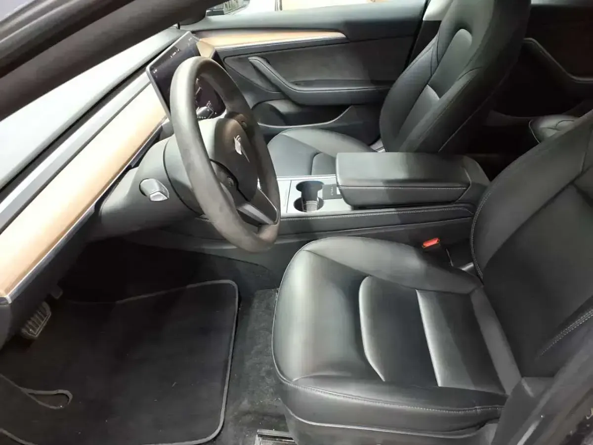 Gebraucht Tesla Model 3 Standard Range Plus 208 kW (283 PS) 2022 Midnight silver metallic Limousine