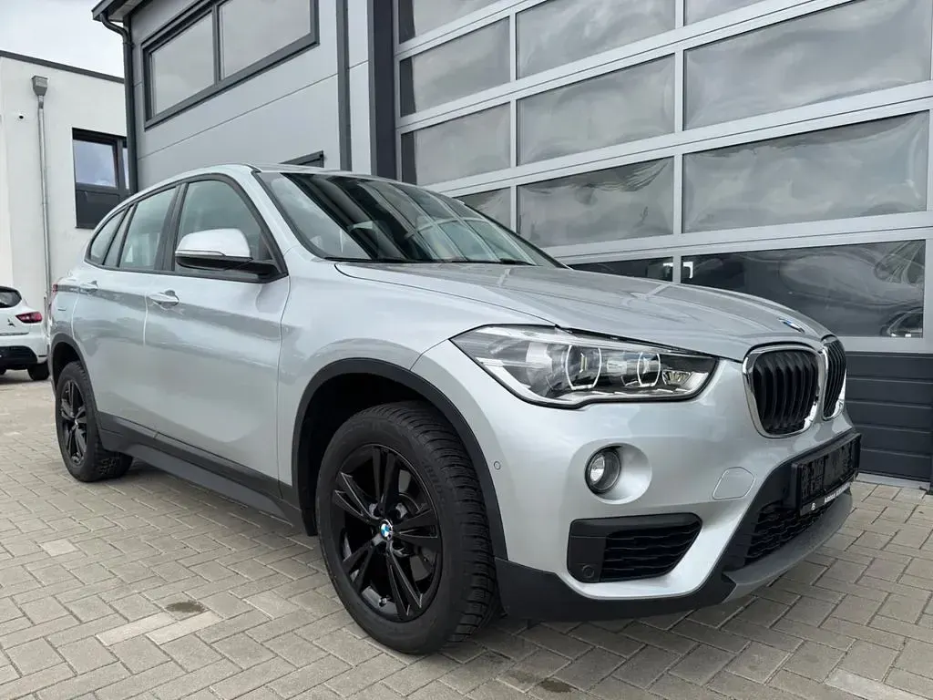 Gebraucht BMW X1 140 PS (102 kW) 2017 Glaciersilber SUV