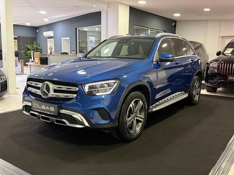 Gebraucht Mercedes GLC300e 194 PS (142 kW) 2021 Spektralblau  metalliclack SUV