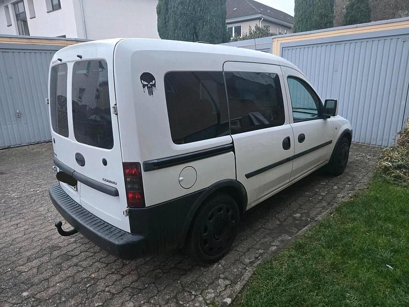 Weiß Gebraucht 2005 Opel Combo Limousine | 2.000 € (Superpreis) - Bild 1/4