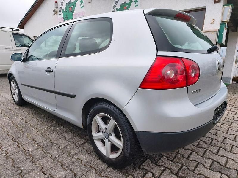 Gebraucht VW Golf IV Trendline 75 PS (55 kW) 2004 Reflexsilber metallic Limousine