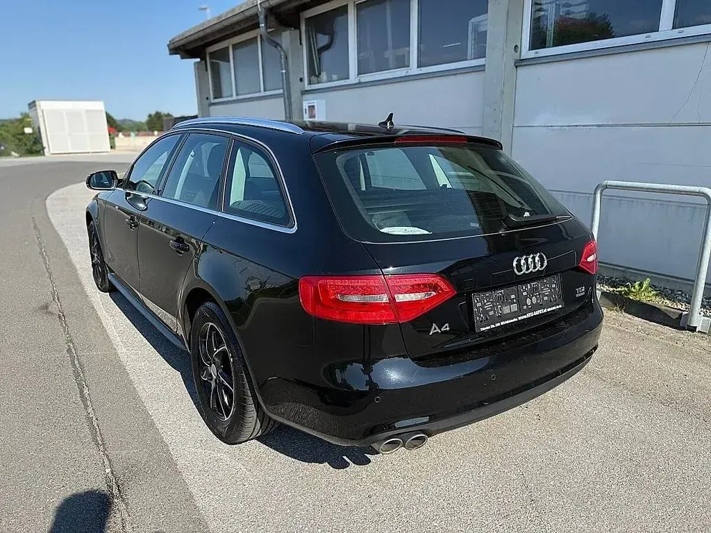 Używany Audi A4 Ambiente 150 KM (110 kW) 2015 Czarny Kombi