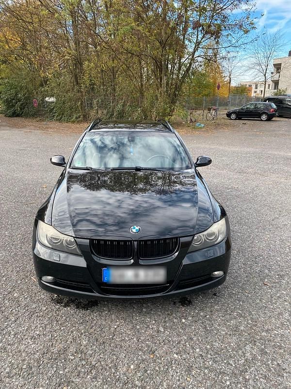 Schwarz Gebraucht 2009 BMW 335 Kombi | 7.500 € (Guter Preis) - Bild 1/4