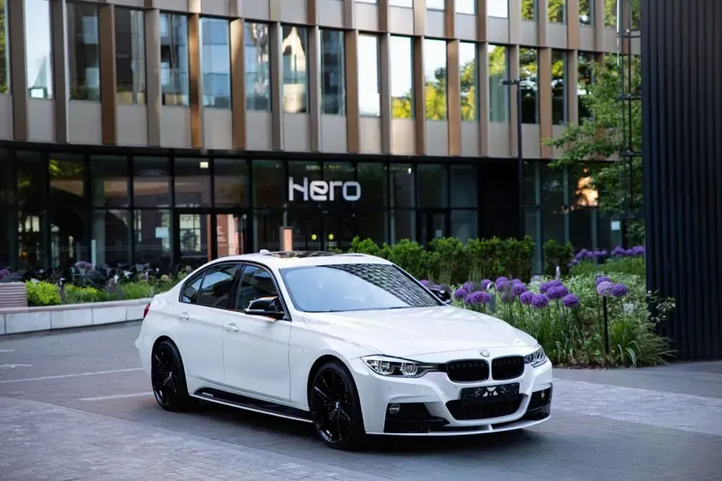 Gebraucht BMW 330 M Sport 252 PS (185 kW) 2017 Weiß Limousine