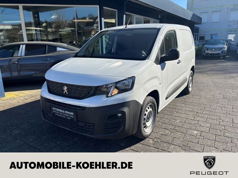 Schneeweiss Gebraucht 2021 Peugeot Partner Avantage Van / Kleinbus | 18.980 € (Etwas zu teuer) - Bild 1/4