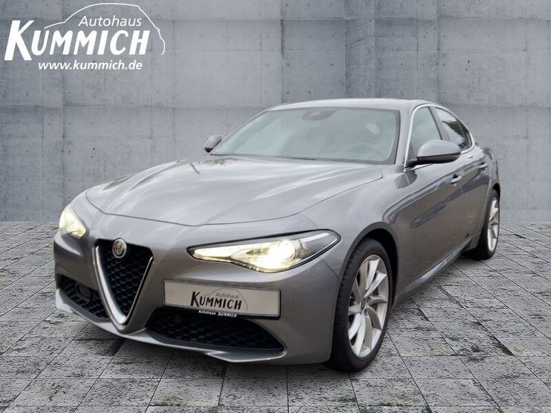 Grigio stromboli, metallic Gebraucht 2020 Alfa Romeo Giulia Super Limousine | 32.500 € (Fairer Preis) - Bild 1/4