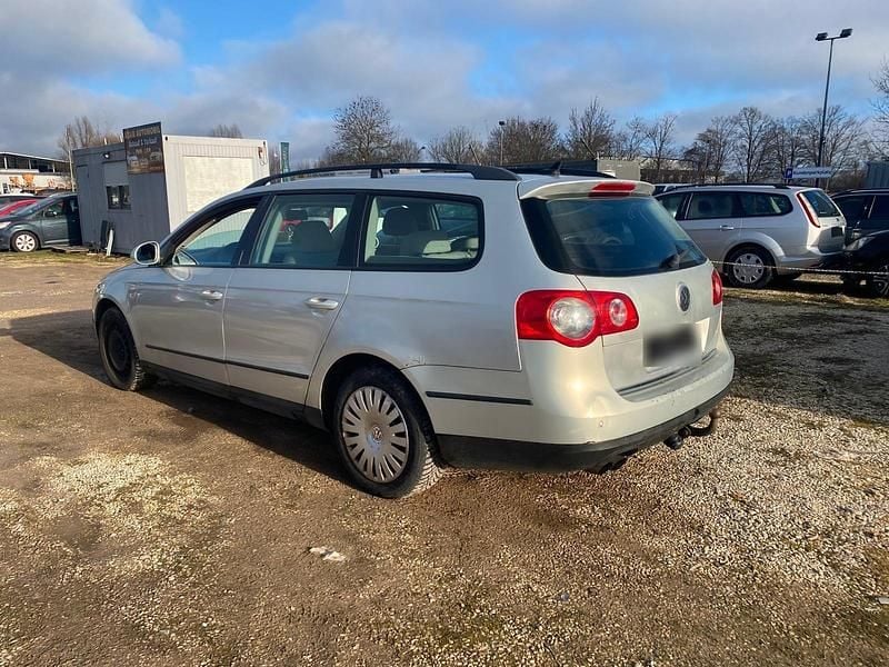 Gebraucht VW Passat 140 PS (102 kW) 2010 Silber Kombi