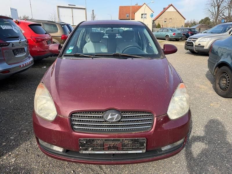 Gebraucht Hyundai Accent 97 PS (71 kW) 2006 Rot Limousine