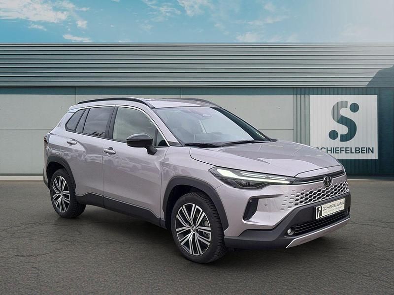 Neu Toyota Corolla Cross 178 PS (130 kW) 2025 Metal stream silver SUV