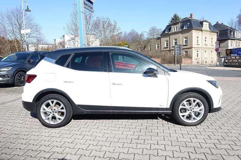 Gebraucht Seat Arona FR 110 PS (80 kW) 2022 "candy" weiss SUV