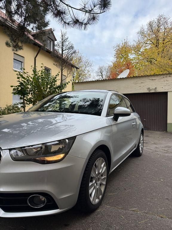 Gebraucht Audi A1 Ambition 122 PS (89 kW) 2011 Silber Kleinwagen