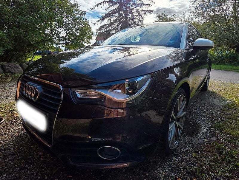Braun Gebraucht 2012 Audi A1 Ambition Kleinwagen | 7.900 € (Guter Preis) - Bild 1/4