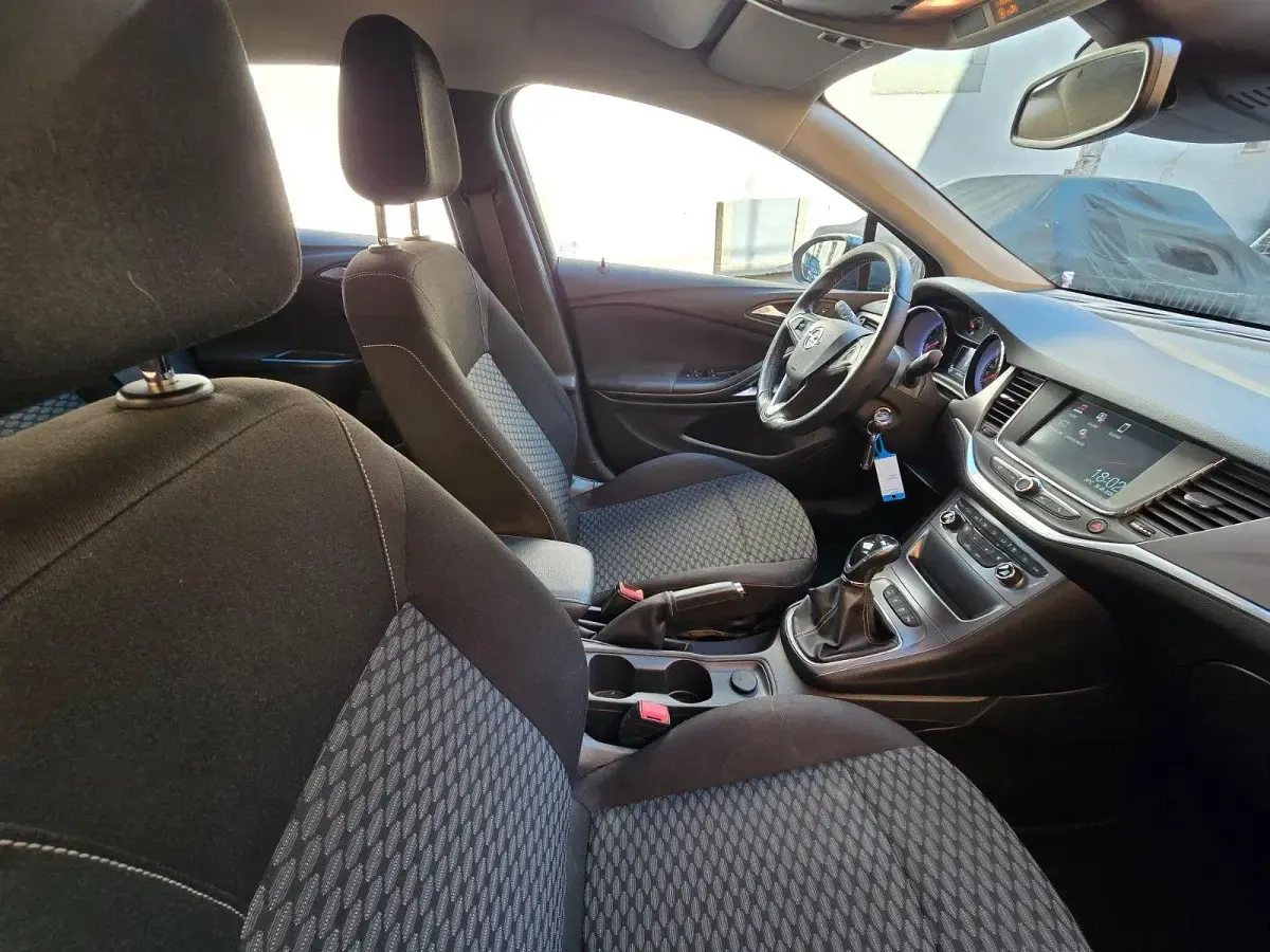 Gebraucht Opel Astra 105 PS (77 kW) 2016 Blau Limousine
