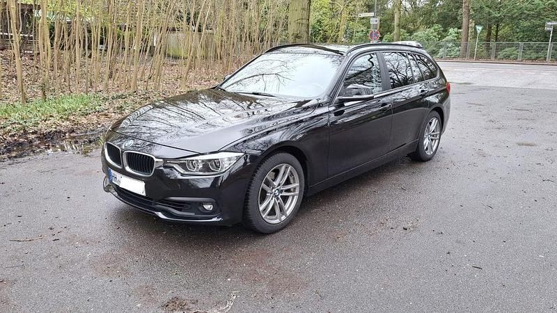 Gebraucht BMW 320 Advantage 184 PS (135 kW) 2018 Schwarz Kombi