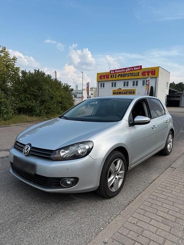 Silber Gebraucht 2009 VW Golf VI Comfortline Kleinwagen | 4.000 € (Fairer Preis) - Bild 1/4