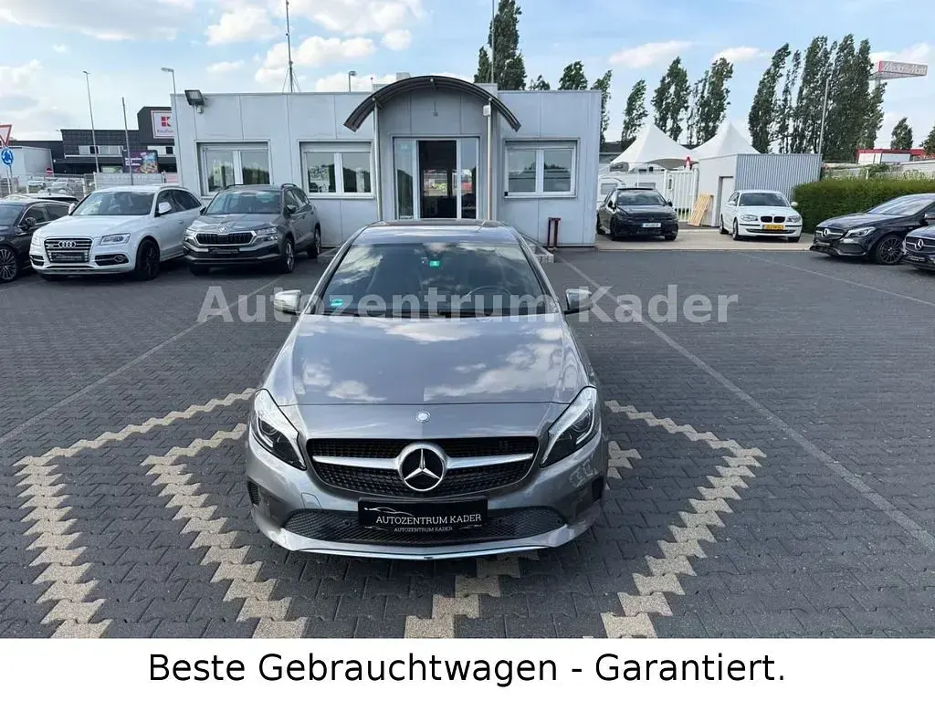 Gebraucht Mercedes A200 156 PS (114 kW) 2016 Mountaingrau Kleinwagen