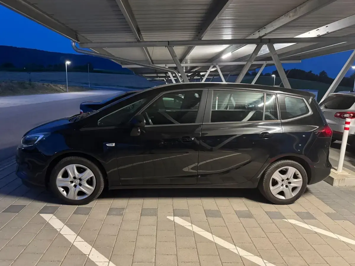 Gebraucht Opel Zafira Innovation 120 PS (88 kW) 2017 Schwarz Van / Kleinbus