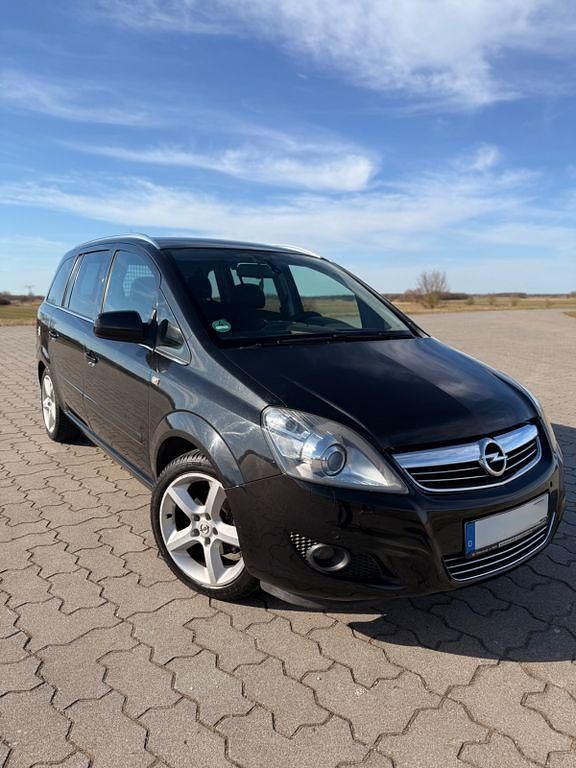 Gebraucht Opel Zafira 140 PS (102 kW) 2013 Schwarz Van / Kleinbus
