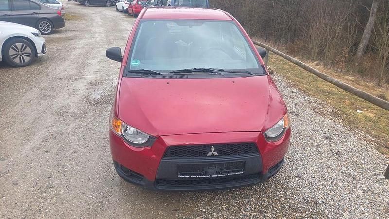 Gebraucht Mitsubishi Colt 75 PS (55 kW) 2009 Rot Kleinwagen