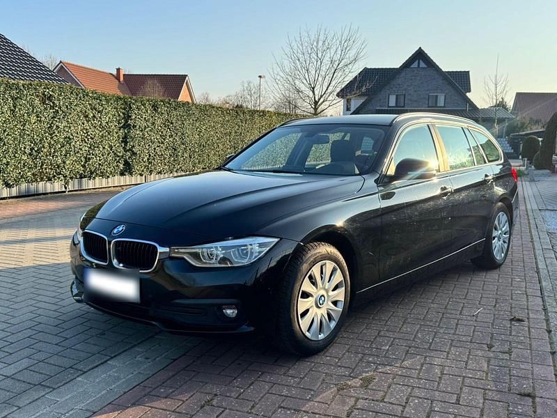 Gebraucht BMW 318 Advantage 150 PS (110 kW) 2018 Schwarz Kombi