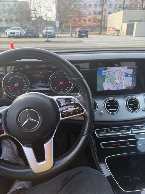 Gebraucht Mercedes E200 160 PS (117 kW) 2019 Beige Limousine