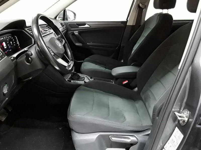 Gebraucht VW Tiguan Allspace Elegance 200 PS (147 kW) 2021 Platinum grey metallic SUV