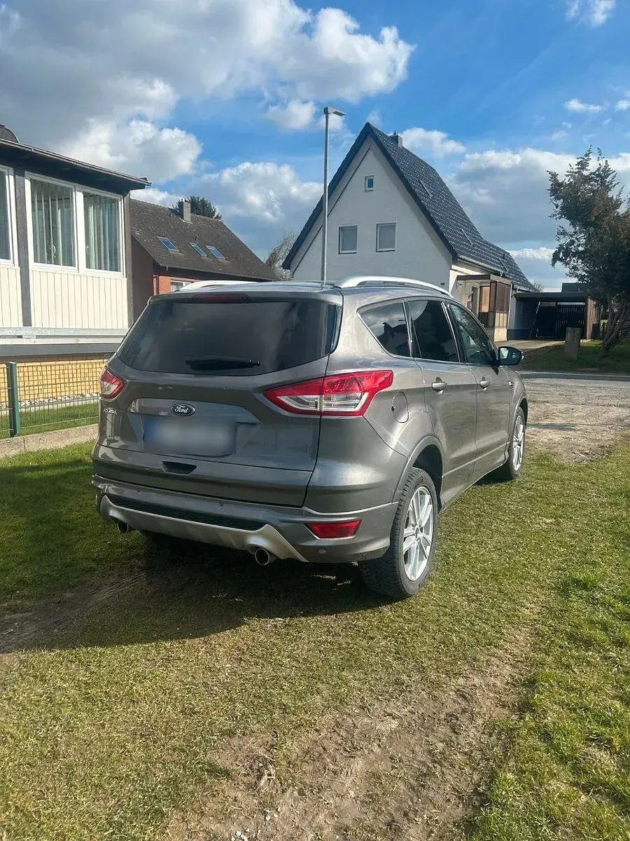 Gebraucht Ford Kuga Individual 163 PS (119 kW) 2014 Grau SUV