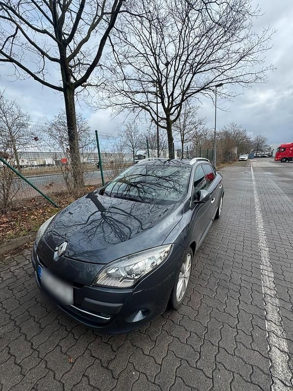 Gebraucht Renault Mégane GrandTour 150 PS (110 kW) 2011 Silber Kombi
