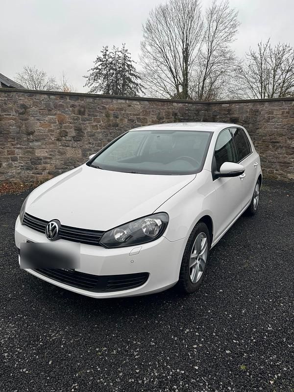 Weiß Gebraucht 2009 VW Golf VI Limousine | 4.450 € (Fairer Preis) - Bild 1/4