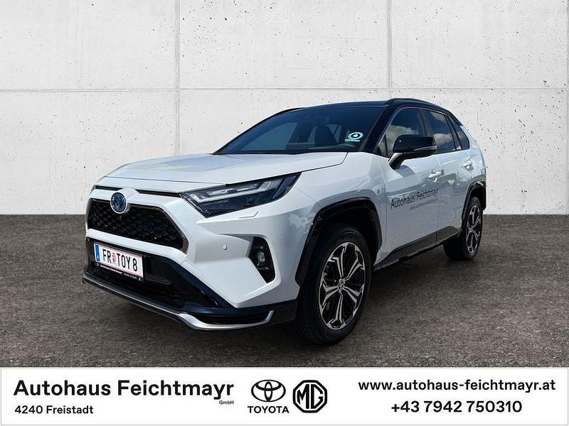 Gebraucht Toyota RAV4 Hybrid Style 185 PS (136 kW) 2025 Weiß SUV