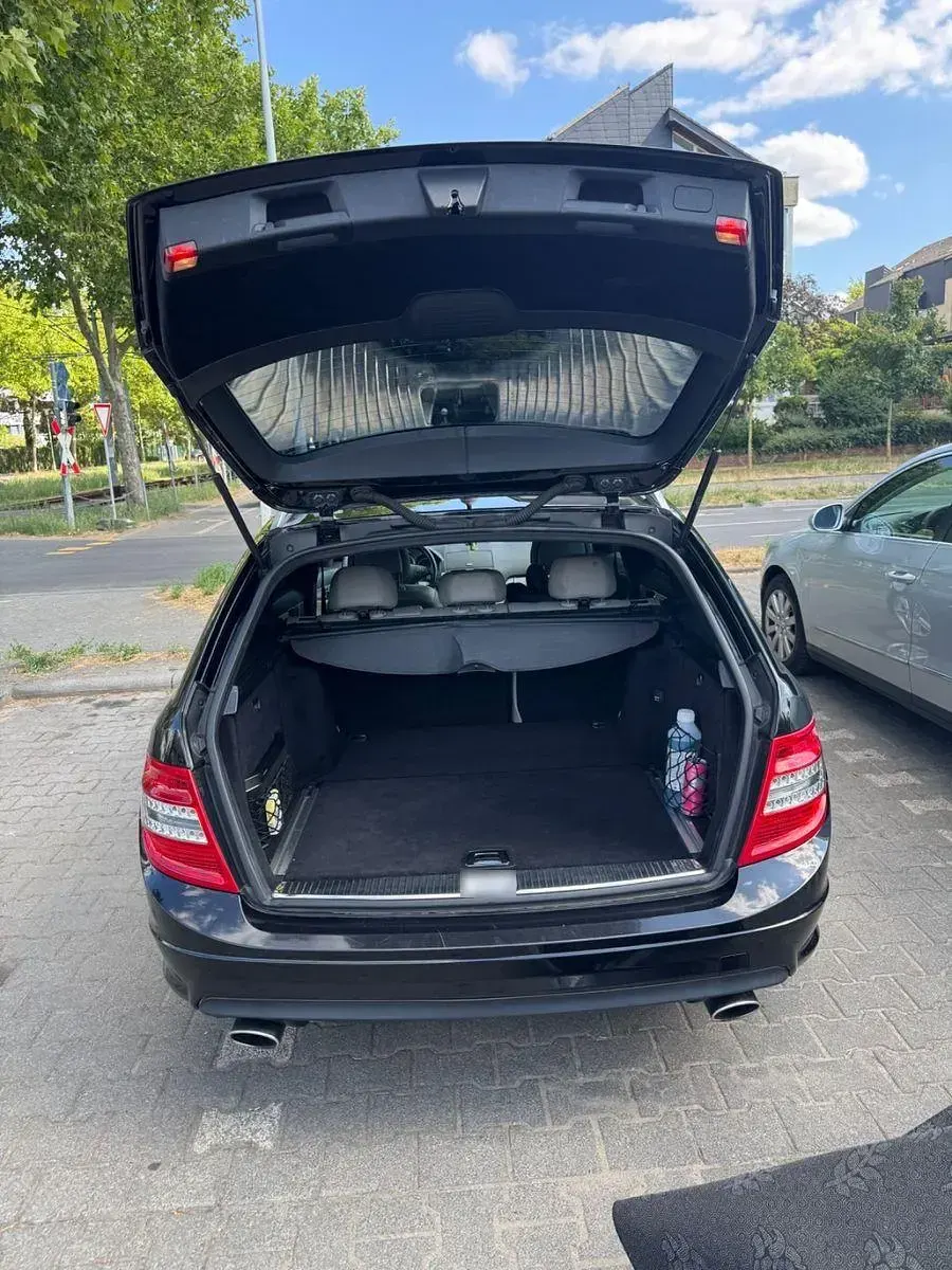 Gebraucht Mercedes 320 224 PS (164 kW) 2008 Schwarz Kombi