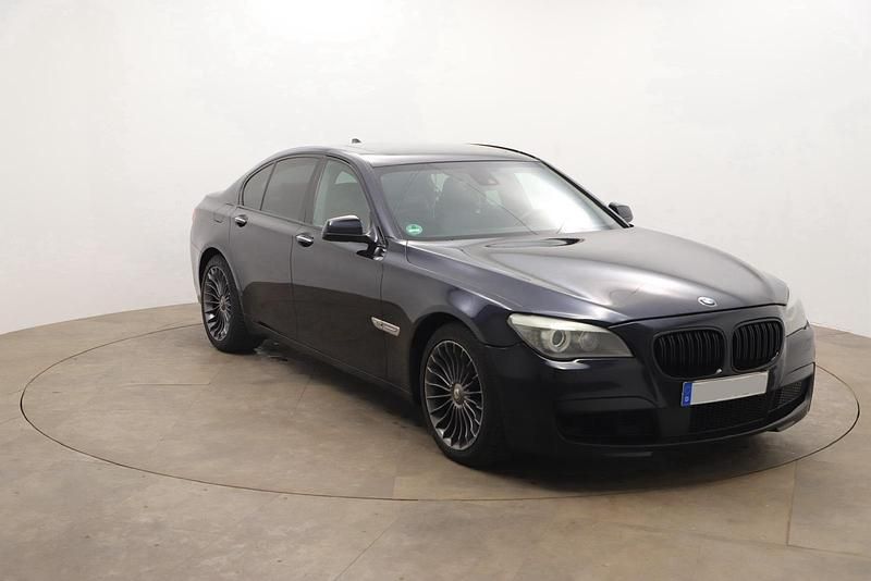 Schwarz Gebraucht 2011 BMW 740 M Sport Limousine | 11.300 € (Guter Preis) - Bild 1/4