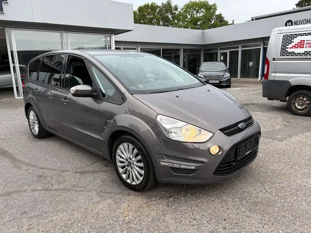 Gebraucht Ford S-MAX S 163 PS (119 kW) 2014 Braun Van / Kleinbus