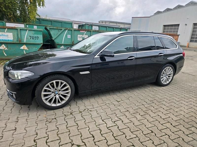 Schwarz Gebraucht 2014 BMW 520 Luxury Line Kombi | 8.990 € (Guter Preis) - Bild 1/4