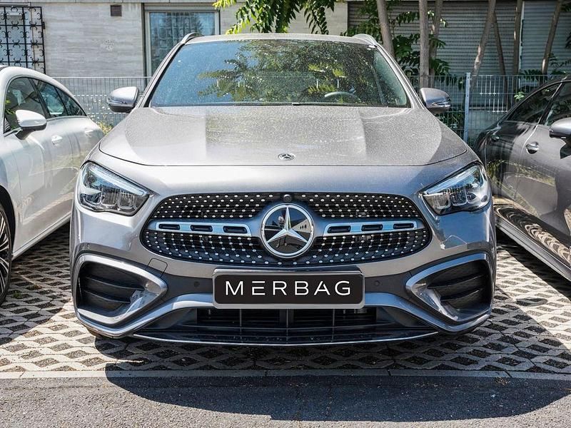 Gebraucht Mercedes GLA180 Advanced 136 PS (100 kW) 2024 Mountain grau SUV