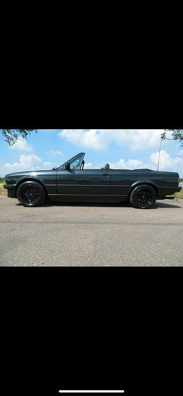 Gebraucht BMW 320 Cabriolet Basis 129 PS (94 kW) 1990 Schwarz Cabrio