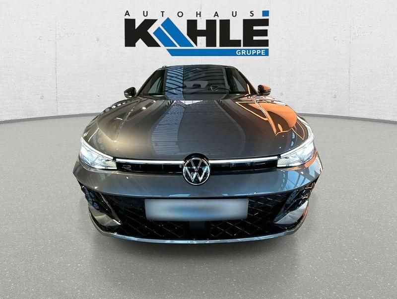 Neu VW Passat R-line 150 PS (110 kW) 2026 Diabasgrau metallic Kombi