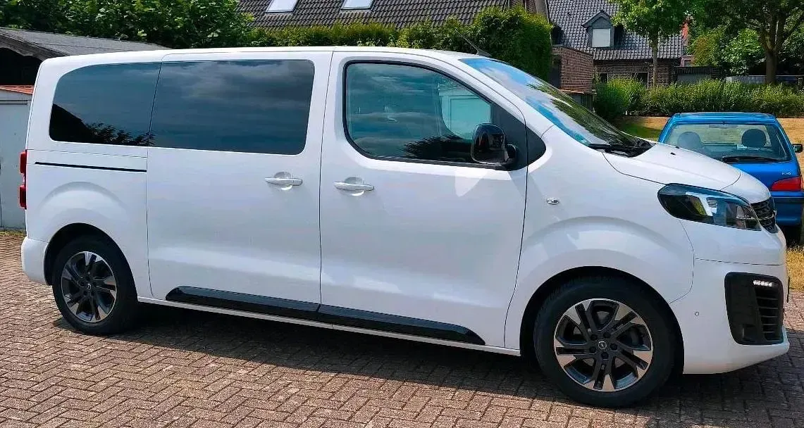Gebraucht Opel Zafira Life Elegance 177 PS (130 kW) 2020 Weiß Van / Kleinbus