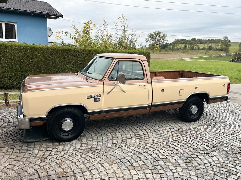 Gebraucht Dodge Ram 140 PS (102 kW) 1986 Braun Pickup