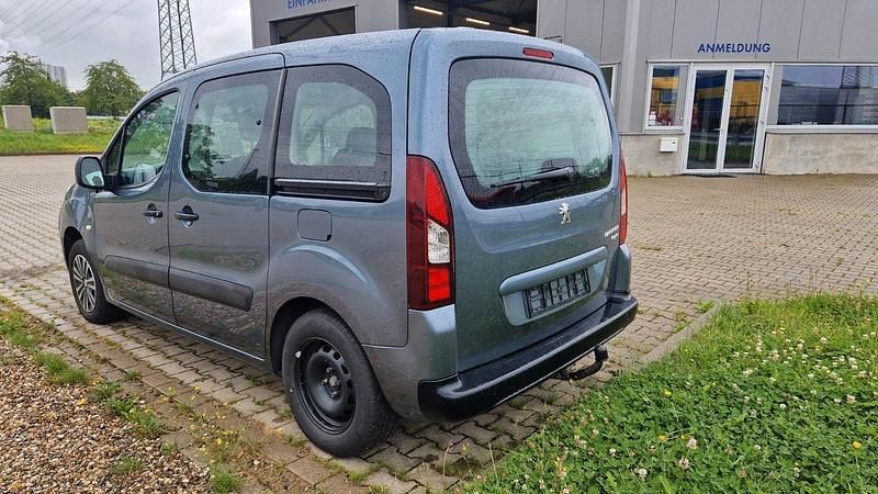 Gebraucht Peugeot Partner Tepee Active 92 PS (67 kW) 2013 Grau Van / Kleinbus