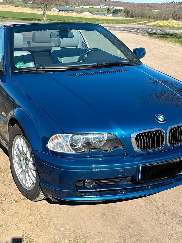 Gebraucht BMW 320 Cabriolet 170 PS (125 kW) 2003 Blau Cabrio
