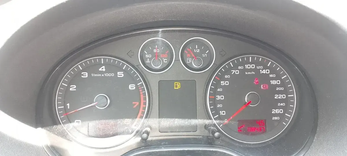Gebraucht Audi A3 102 PS (75 kW) 2010 Rot Kleinwagen
