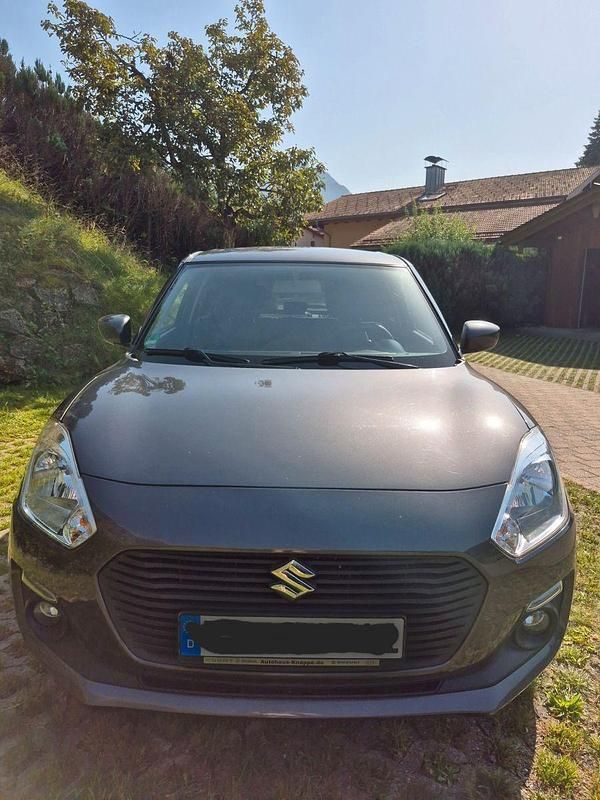 Grau Gebraucht 2019 Suzuki Swift Comfort Kleinwagen | 12.900 € (Fairer Preis) - Bild 1/4