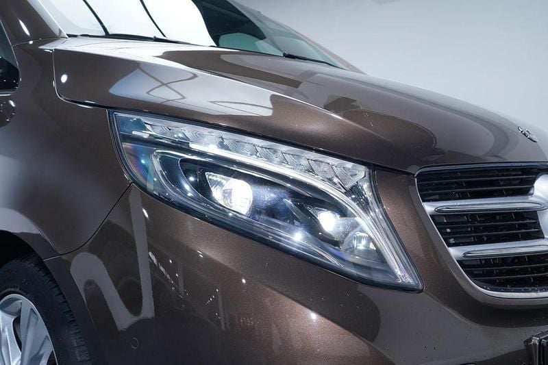 Gebraucht Mercedes V250 Edition 190 PS (139 kW) 2017 Braun Van / Kleinbus