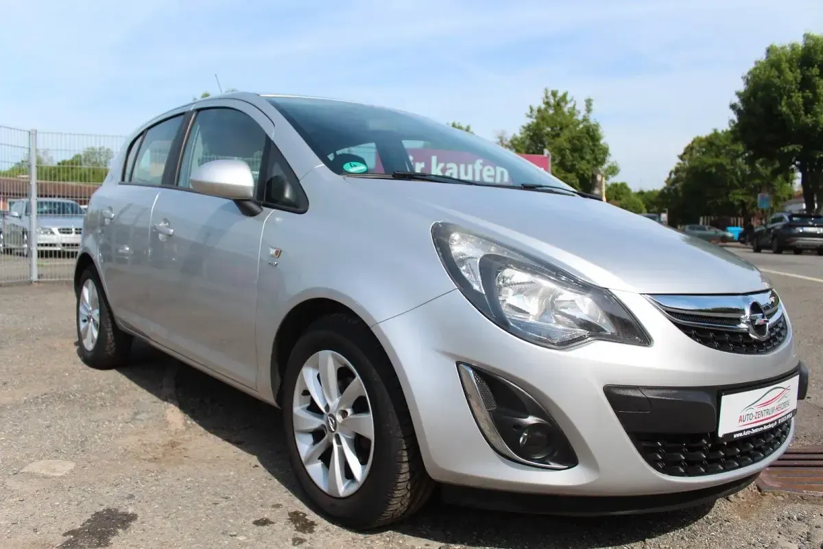 Gebraucht Opel Corsa Energy 69 PS (50 kW) 2014 Silber Kleinwagen