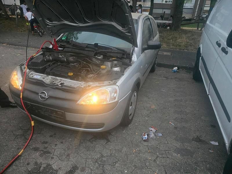 Silber Gebraucht 2001 Opel Corsa Kleinwagen | 350 € (Superpreis) - Bild 1/4