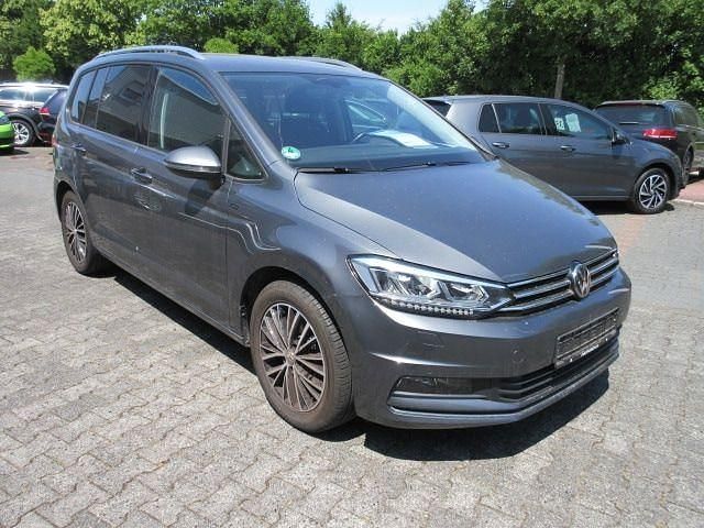 Indiumgrau metallic Gebraucht 2018 VW Touran Join Van / Kleinbus | 19.988 € (Guter Preis) - Bild 1/4