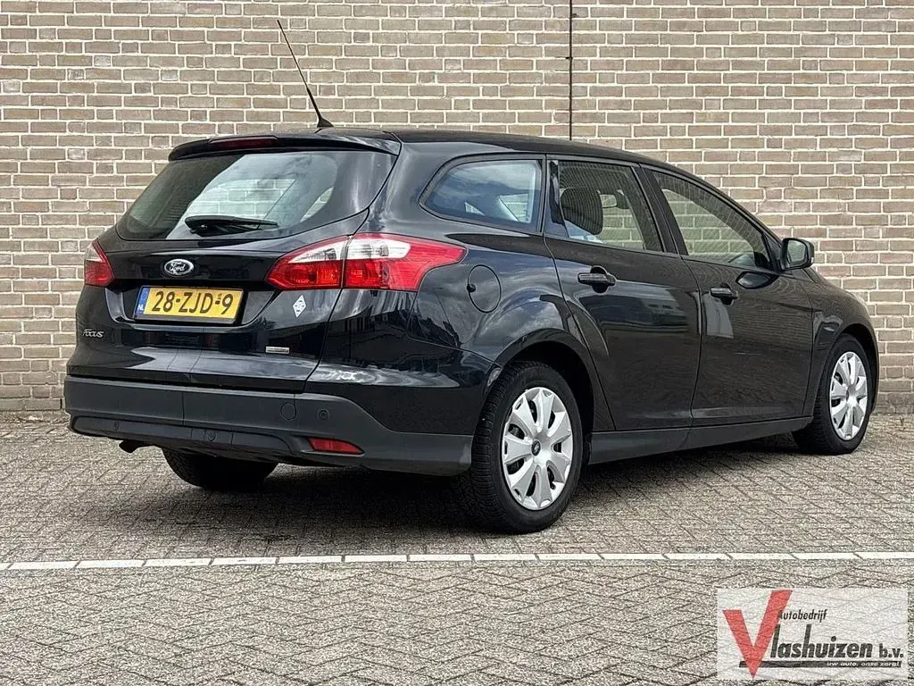 Gebraucht Ford Focus Trend 105 PS (77 kW) 2012 Schwarz Kombi